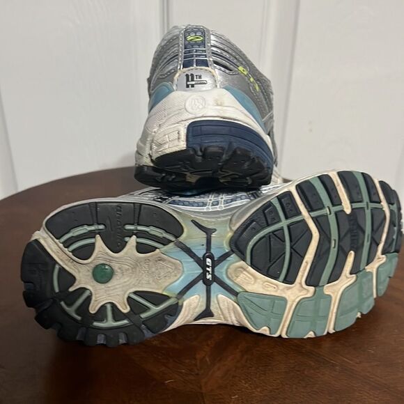 🔥🔥 Brooks Adrenaline GTS 11th Running Training Shoes great condition Sz 8 (B) - Picture 8 of 9
